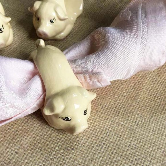 Glass Pig Napkin Rings - Picture 7 of 9